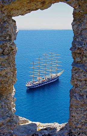 Safely Anchored © Andrew Leask - HC