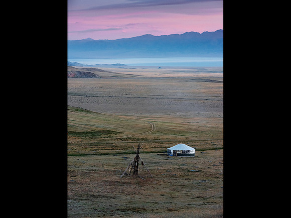 Dawn Uvs Nuur Valley Mongolia © Dick Prior C