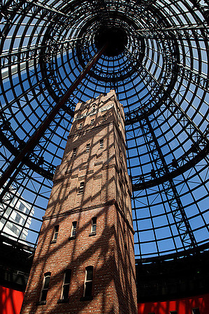 Melbourne Shot Tower © Chris Roberts - C