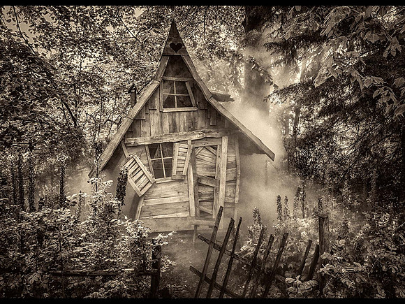 Grandma's Cottage © Phil Welch - 3rd