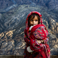 Tibetan Girl © Dick Prior - HC