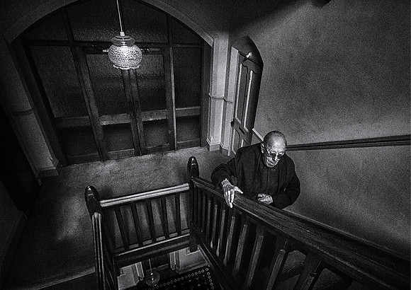 Alone © Dick Prior - HC