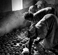 09 Potato Farmers 1525 © Paul Tomlinson