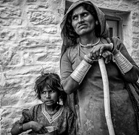 06 Indian Gypsy & Child 4094 © Paul Tomlinson