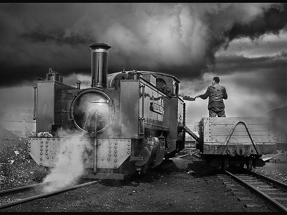 Firing up the Prince of Wales © Stewart Band - C