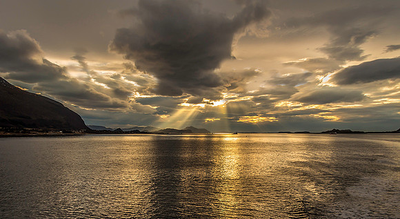 Sunbeams © Derek Wood - C