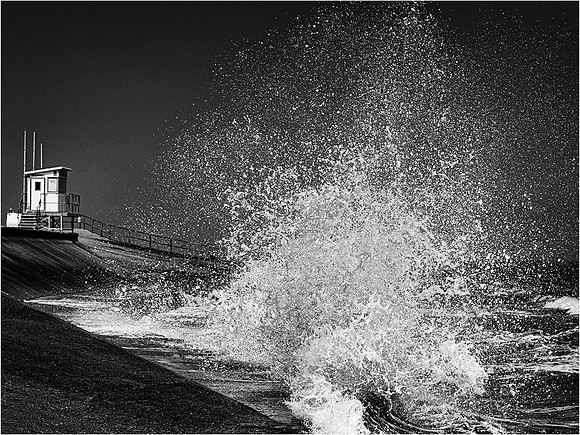 Crashing Wave © David P Howard - HC