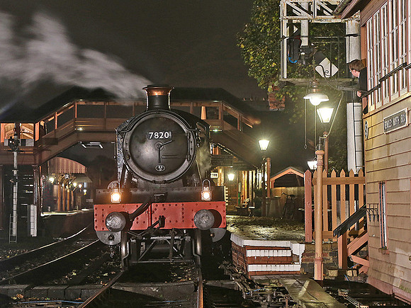7820 at Bewdley © Malcolm Ranieri 2nd