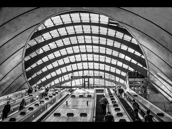 Canary Wharf Station © Phil Welch - HC