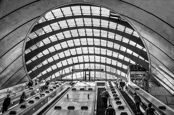 10 Canary Wharf Station © Phil Welch