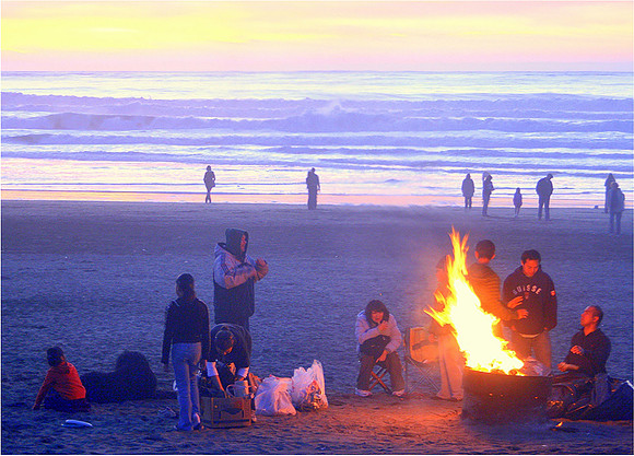 Beach Party © Russ Thomas - HC