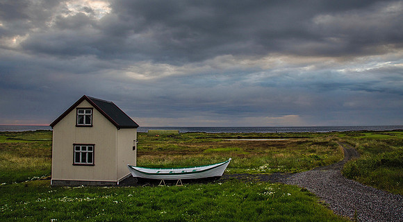 The School House © Andrew Dow - HC