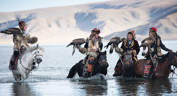 Eagle Hunters © Dick Prior HC