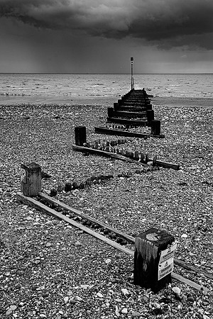 10 Storm Warning © Dick Prior
