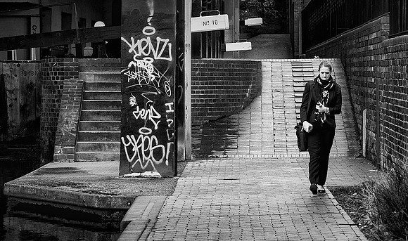 THE WRITING's ON THE WALL © Stewart Band - HC